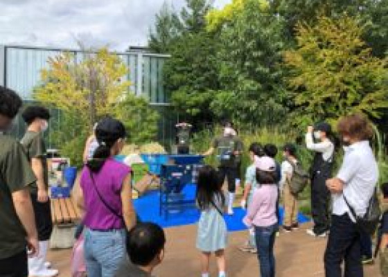 「里山教室～里山で遊ぼう～」おいしいお米のできあがり！脱穀・精米編！